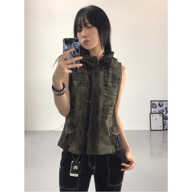 Vivien Nylon Graphic Vests