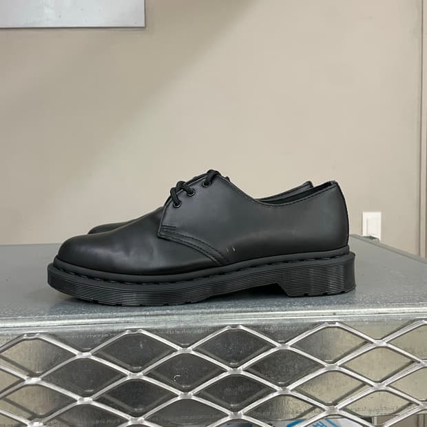 닥터마틴 1461 모노 블랙 UK7 (gr-4017)