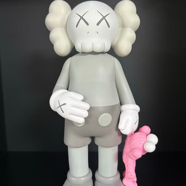 카우스 쉐어 그레이 kaws share grey