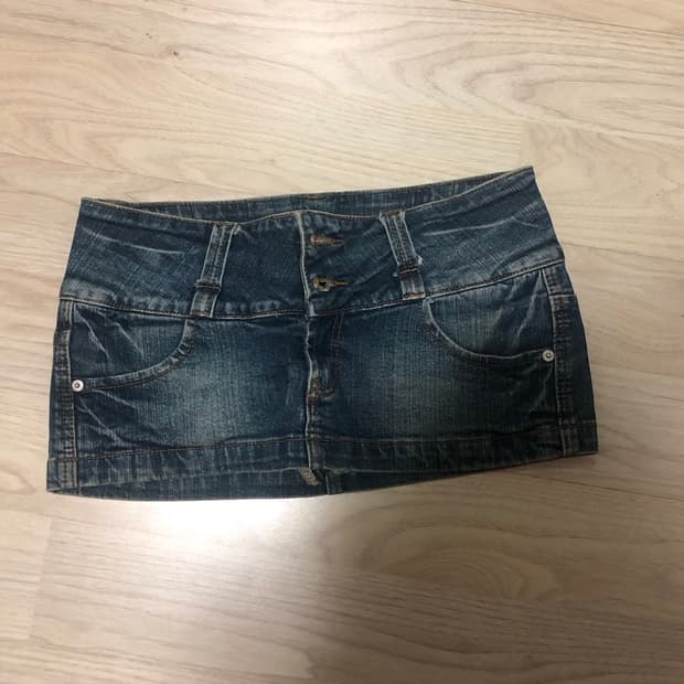 로우라이즈 투버튼 데님 미니스커트