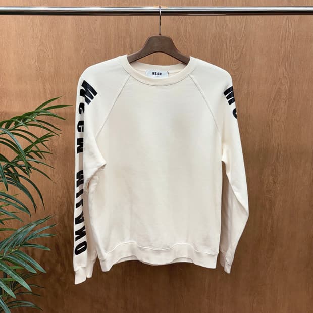 MSGM 라운드넥 긴팔 맨투맨 래글런 로고 프린팅 슬리브 디테일 아이보리