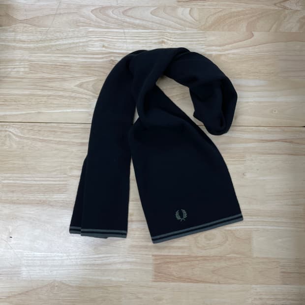 프레드페리 머플러