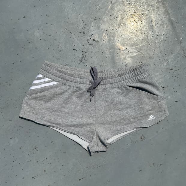 아디다스 그레이 트랙 숏팬츠