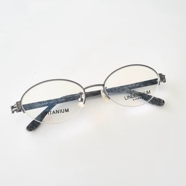 데드스탁 독일 명품LINDENBAUM 고품격 티타늄 안경테 