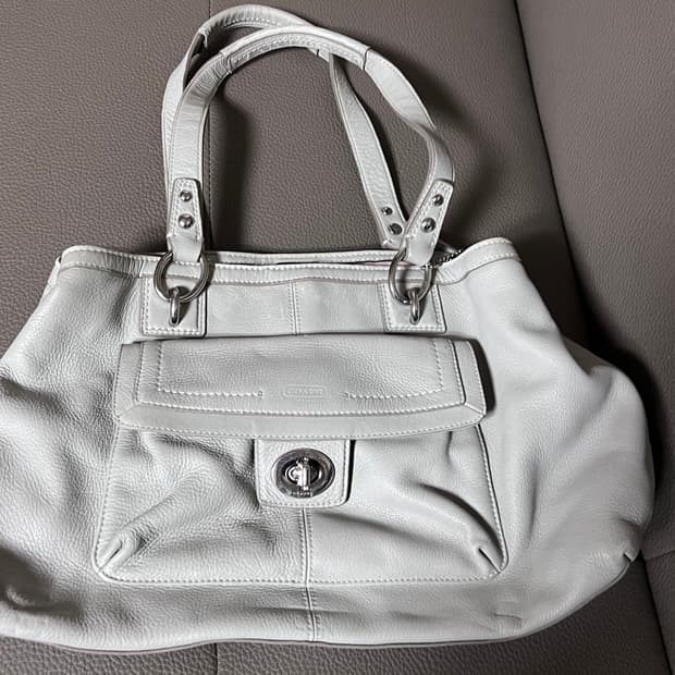 코치 빈티지 숄더백 그레이