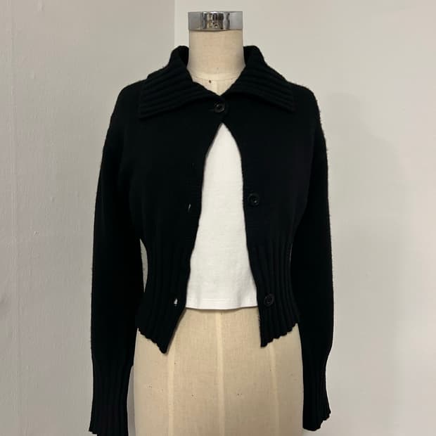 마뗑킴 메리노울&캐시미어 블렌드 카라 크롭 가디건