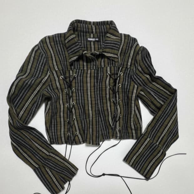 [~2.12]스트라이프 레이스업 포인트 크롭 카키 자켓