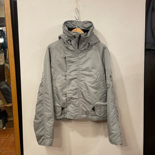 알파인더스트리 리메이크 크롭봄버 L