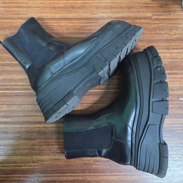 자라 통굽 첼시부츠 39사이즈 대략 250 255