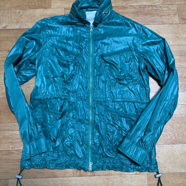 사스콰치패브릭스 자수 바람막이