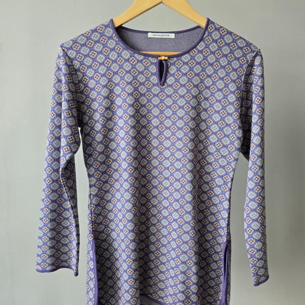 우드 버튼 디테일 니트 탑