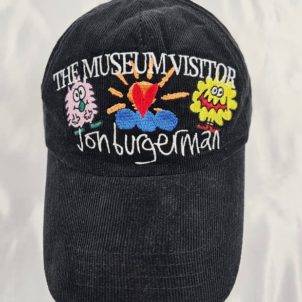 더뮤지엄비지터x존버거맨볼캡