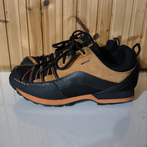 255mm 마무트 BORAH DLX MS 비브람 로우 등산화