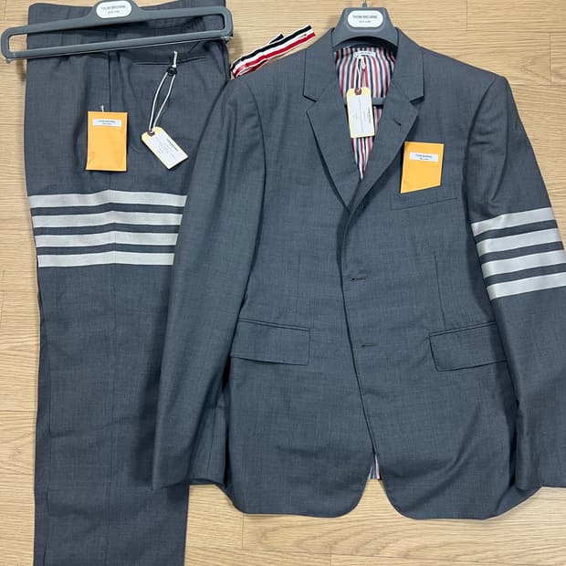 24fw 톰브라운 120수 미드그레이 셋업정장 3,2 (새상품급)