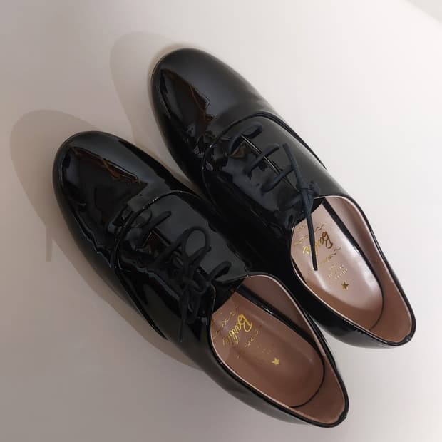 SAERA 세라 소가죽 에나멜 로퍼 230