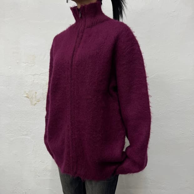 니들스(NEEDLES) 마젠타 퍼플컬러 모헤어 혼방 하이넥 니트 집업