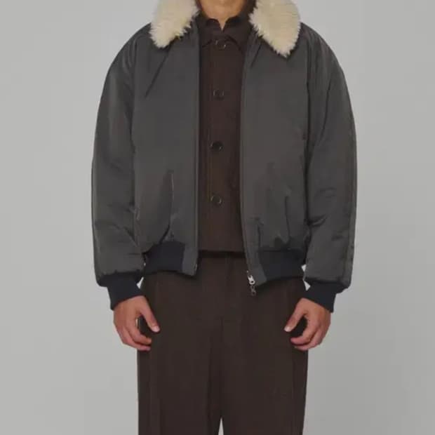 아모멘토 리버시블 퍼 점퍼