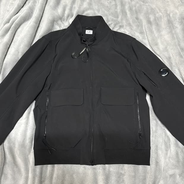 CP컴퍼니 렌즈 와펜 쉘 자켓 블랙 52(XL)