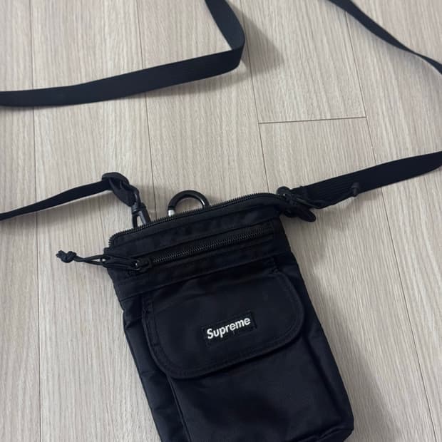슈프림 블랙 미니 크로스백