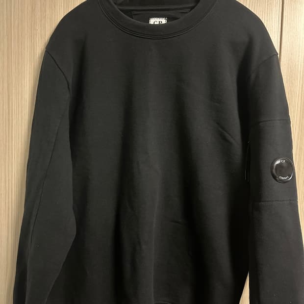 CP컴퍼니 블랙 렌즈 맨투맨 (L)