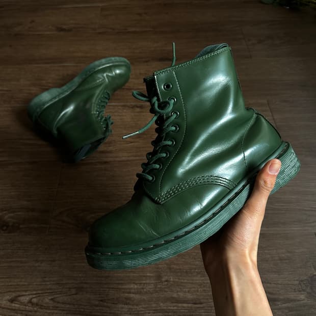Dr Martens Limited 모노 그린 8홀 부츠