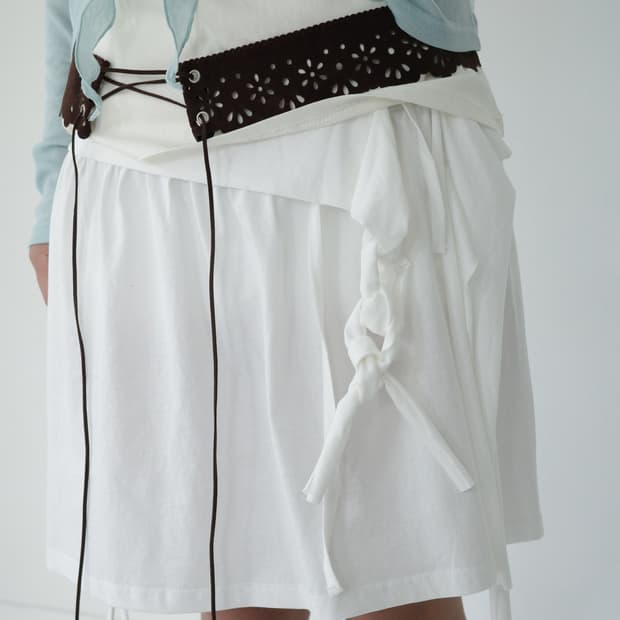인앤양인하모니 Knot skirt, white