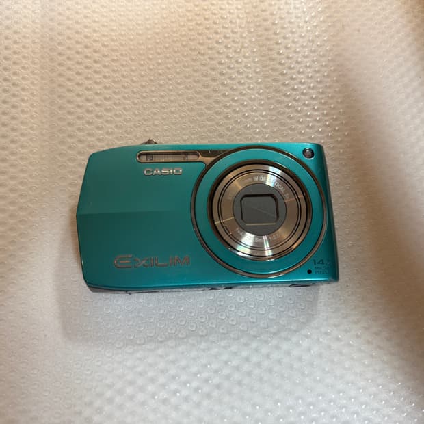 카시오 엑슬림 z2300 민트 빈티지 디카 모카 연예인 카메라