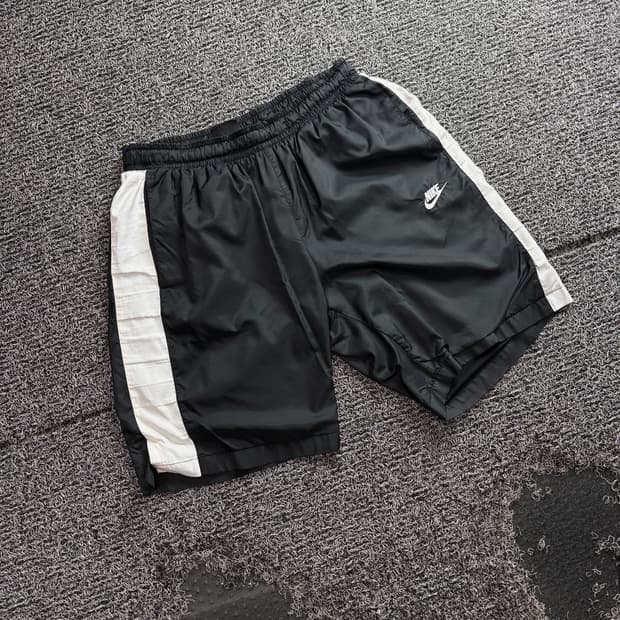 나이키 퓨추라 사이드라인 우븐 하프 팬츠 4848