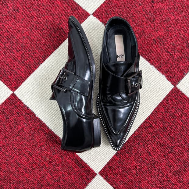 N21 Crystal-Studded Pointed Buckle Loafe