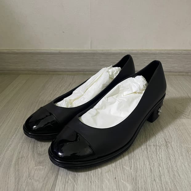  샤넬 여성 장식 구두 블랙 38 (240mm)