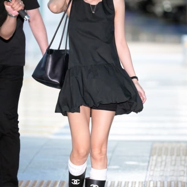 Amomento 볼륨 미니 드레스 