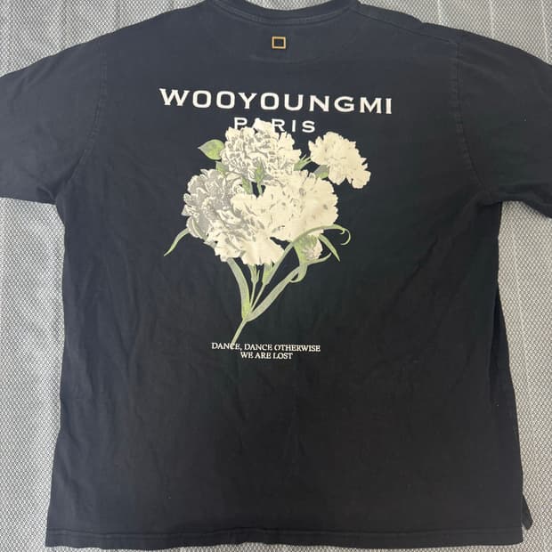 우영미 파리 플라워 반팔티 105