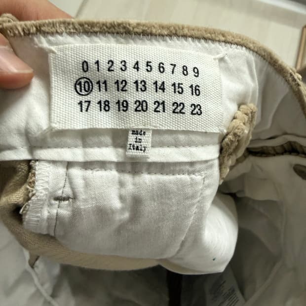 [46] 메종 마르지엘라 18AW 코듀로이 부츠컷 팬츠
