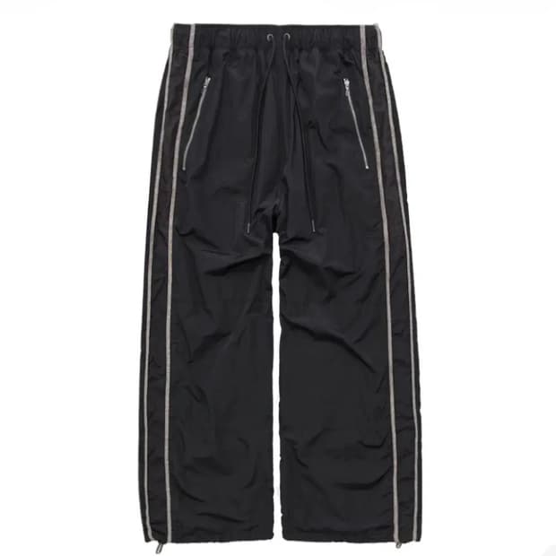 [4] 폴리테루 1011 나일론 트랙 팬츠 플로럴 파이프드 블랙