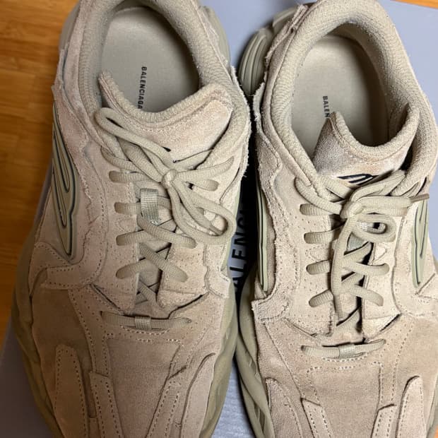 발렌시아가 먼데이 베이지 44사이즈