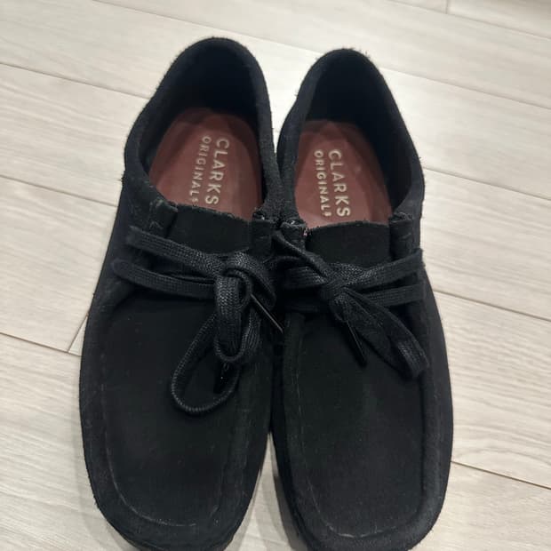 클락스 왈라비 블랙 230