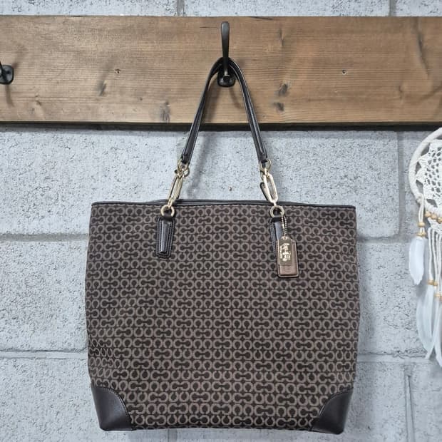 메디슨 니들포인트 옵아트 토트백