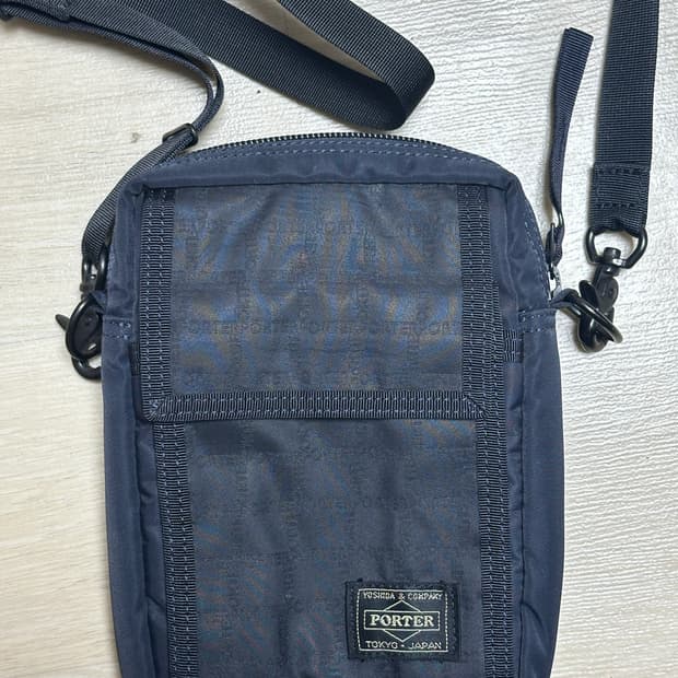 PORTER 요시다 포터 스모키 버티컬 숄더백 네이비 블루