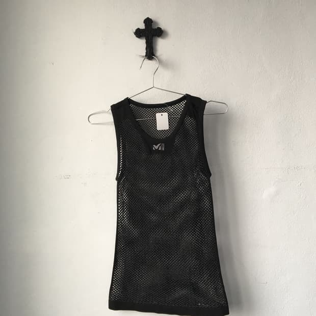 Mesh sleeveless
