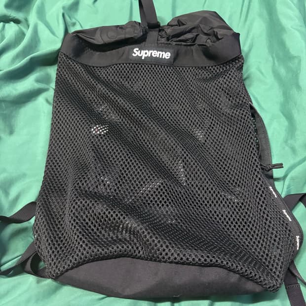 슈프림 메쉬백팩 23ss