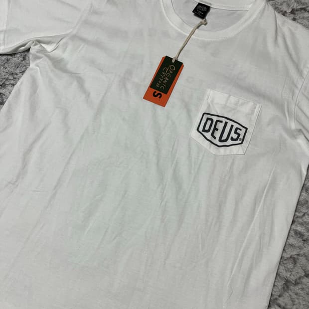 데우스 포켓 반팔 새상품