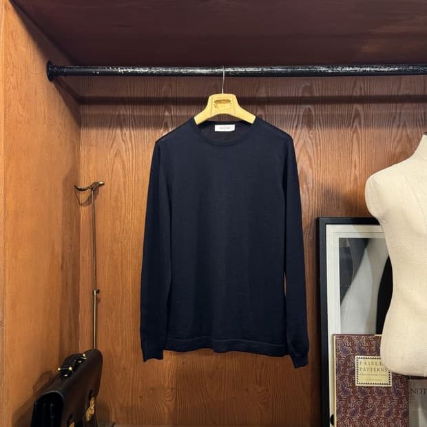 그랑사쏘 크루넥 니트