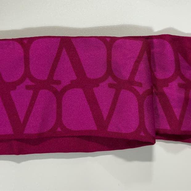 발렌티노 스카프