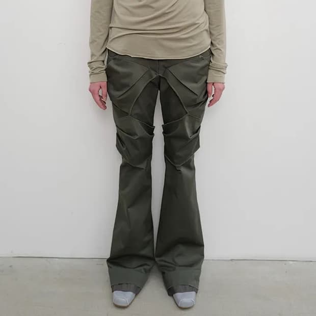 GATHERED BOOTCUT PANTS (KHAKI)