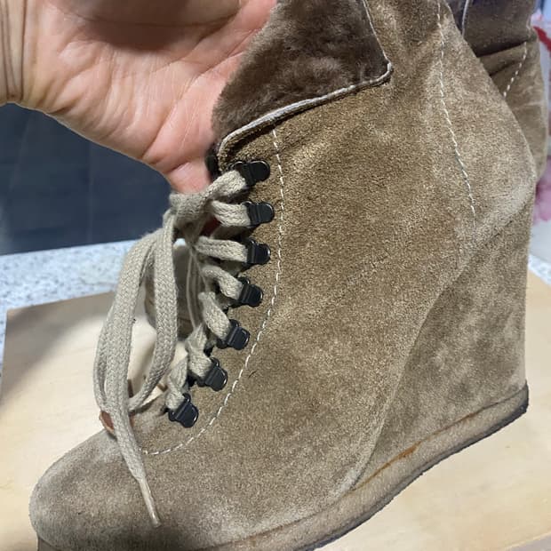 산드로 리얼스웨이드 양모 웨지 부츠 7사이즈