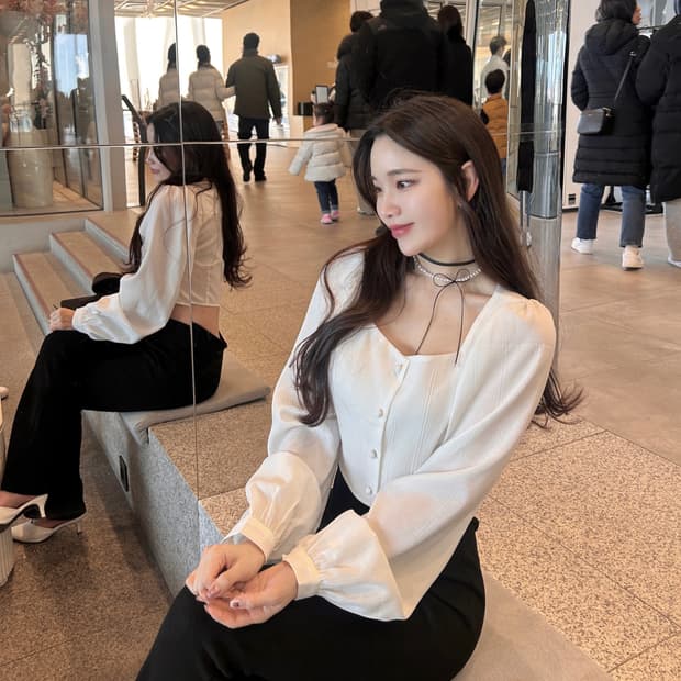 다니엘BL 블라우스 스퀘어넥 퍼프 소매