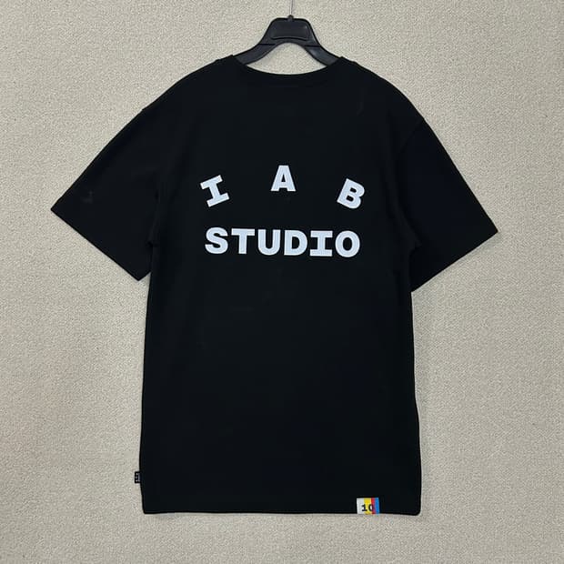 (S) IAB 스튜디오 반팔티 블랙