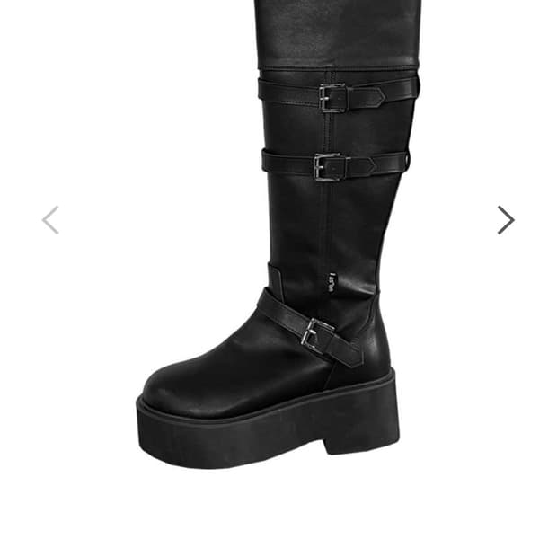 ์ ์ฆ์จ maya long buckle boots (black)