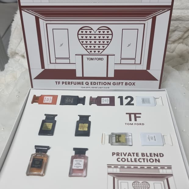 새상품)톰포드 프라이빗 블렌드 향수 12종 기프트 세트입니다. 
