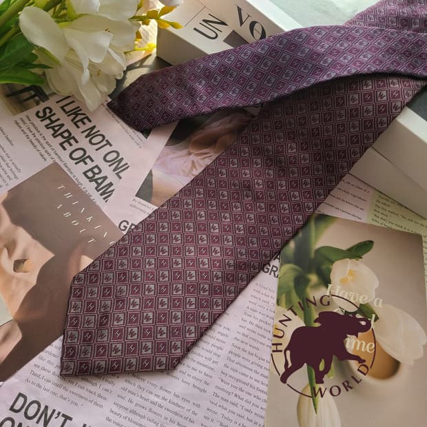 헌팅월드 실크 퍼플 HW 모노그램 패턴 넥타이 7.9cm B등급 E710